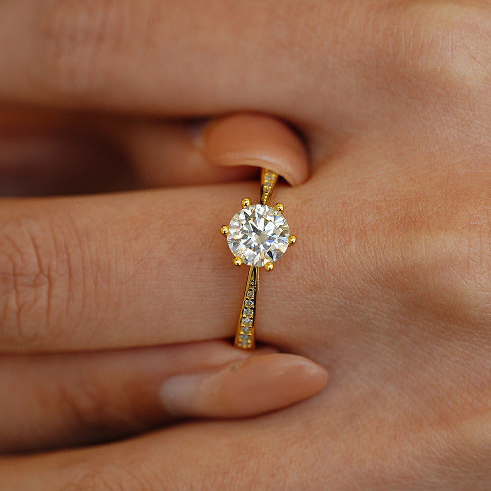Six-prong Ring Moissanite